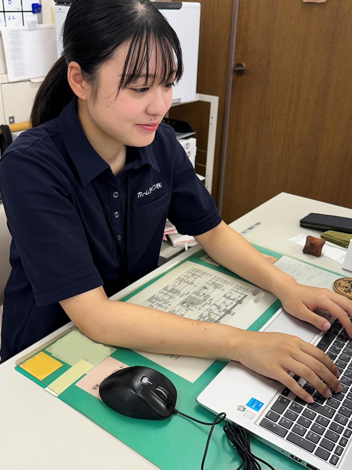 インタビュー画像7：澤石 祥太（さわいし しょうた）さん【入社2年目】　添田 美咲（そえた みさき）さん【入社1年目】　